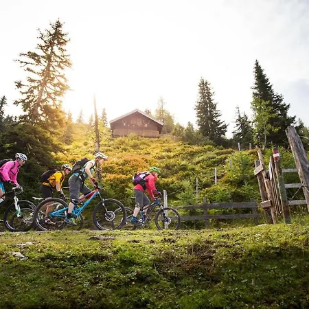 In Near Slopes Daire *