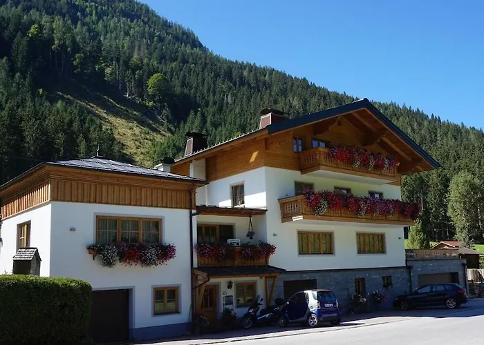 Appartement In Near Slopes Flachau